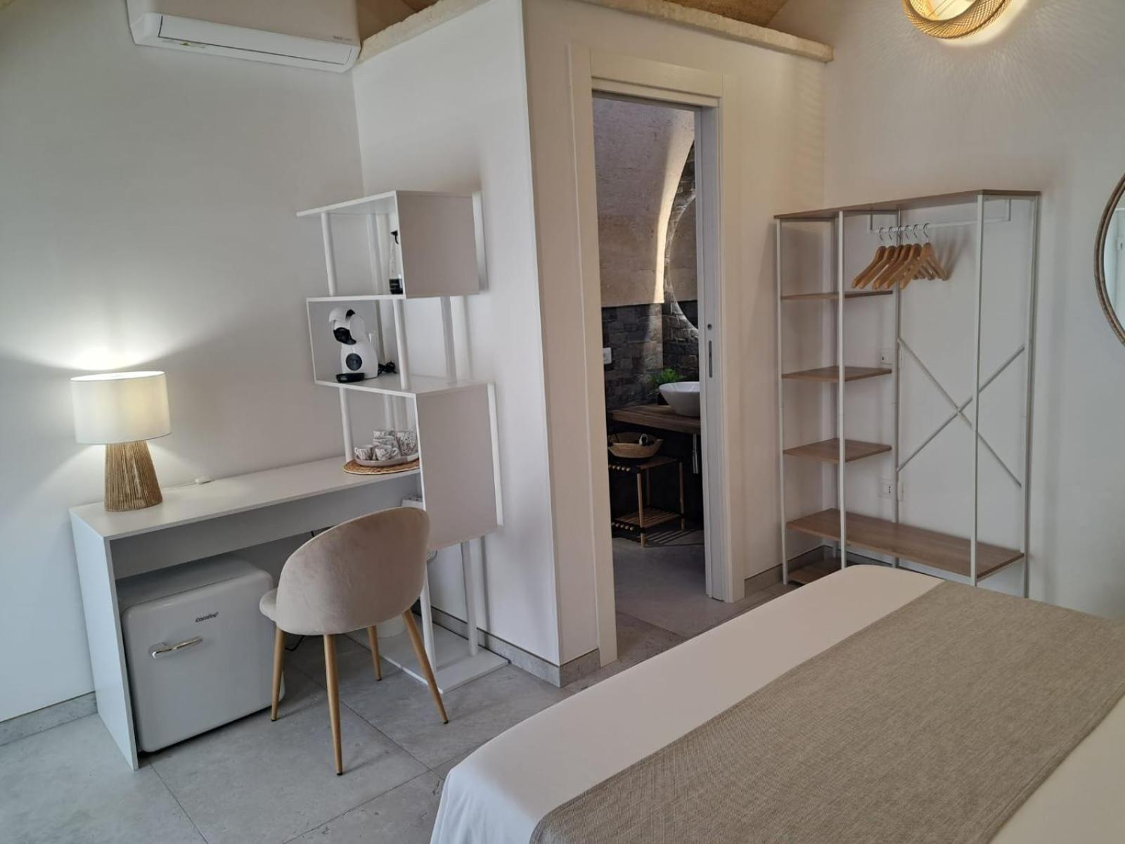 Mae Apulian Rooms กร็อตตาเย ภายนอก รูปภาพ