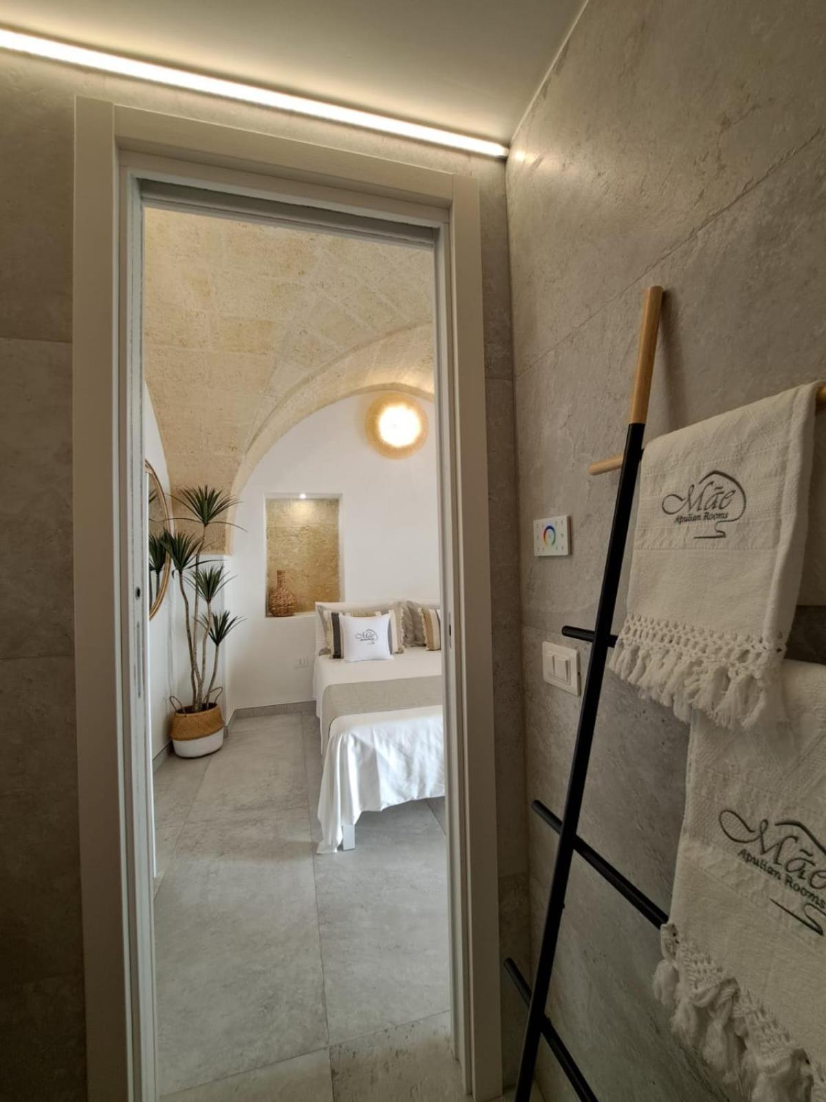 Mae Apulian Rooms กร็อตตาเย ภายนอก รูปภาพ