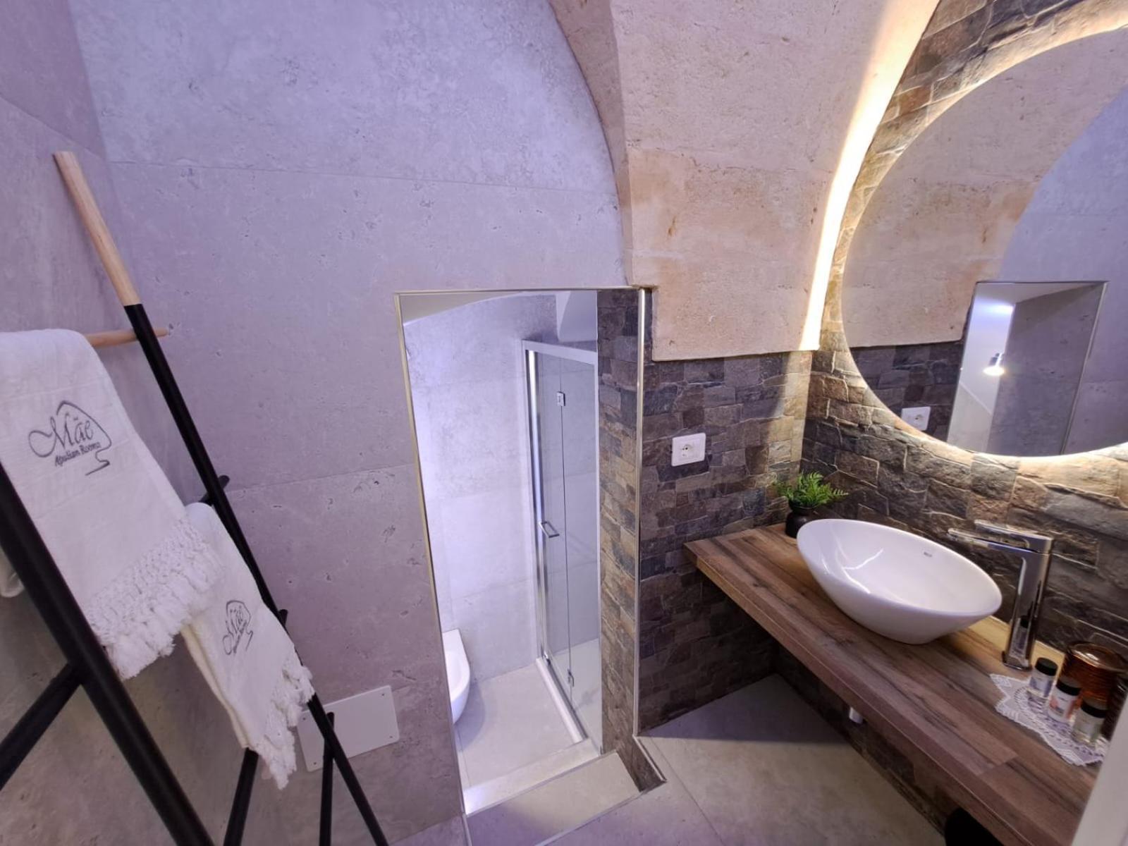 Mae Apulian Rooms กร็อตตาเย ภายนอก รูปภาพ