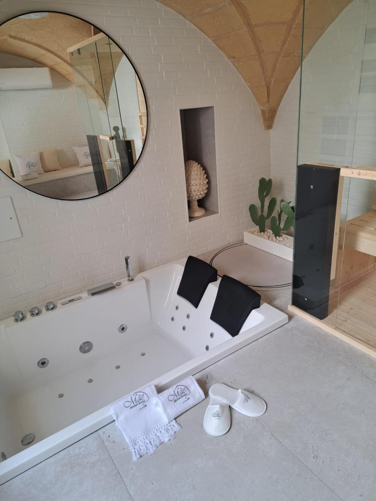 Mae Apulian Rooms กร็อตตาเย ภายนอก รูปภาพ