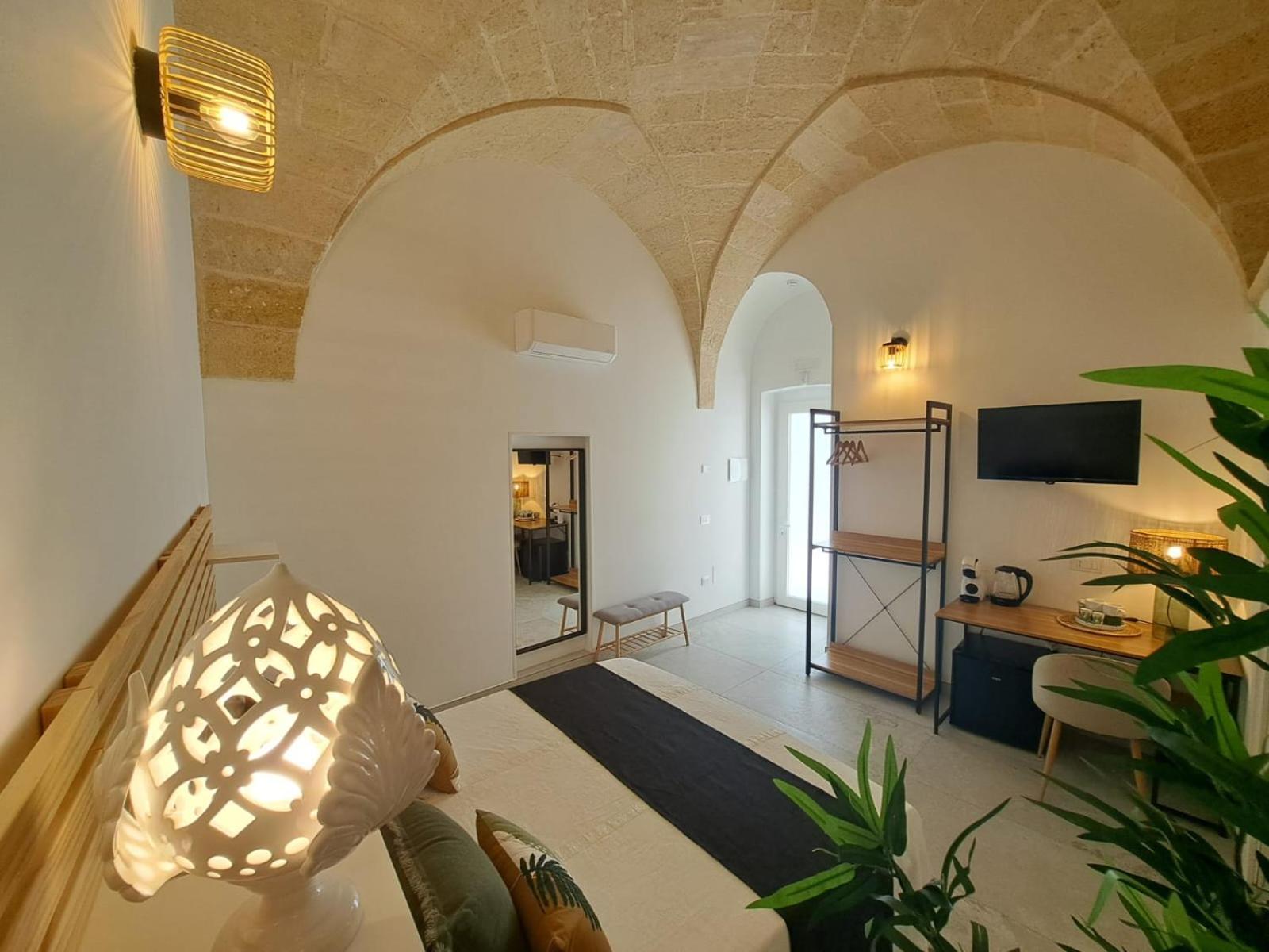 Mae Apulian Rooms กร็อตตาเย ภายนอก รูปภาพ