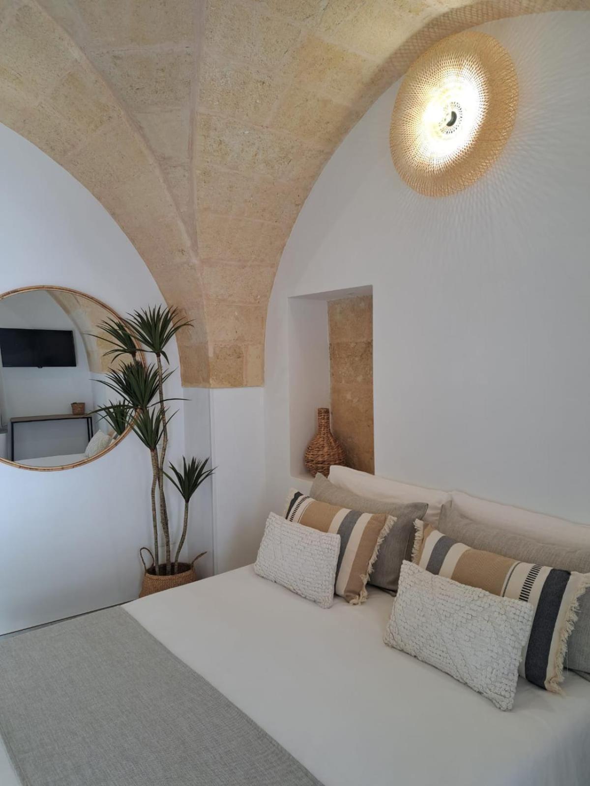 Mae Apulian Rooms กร็อตตาเย ภายนอก รูปภาพ