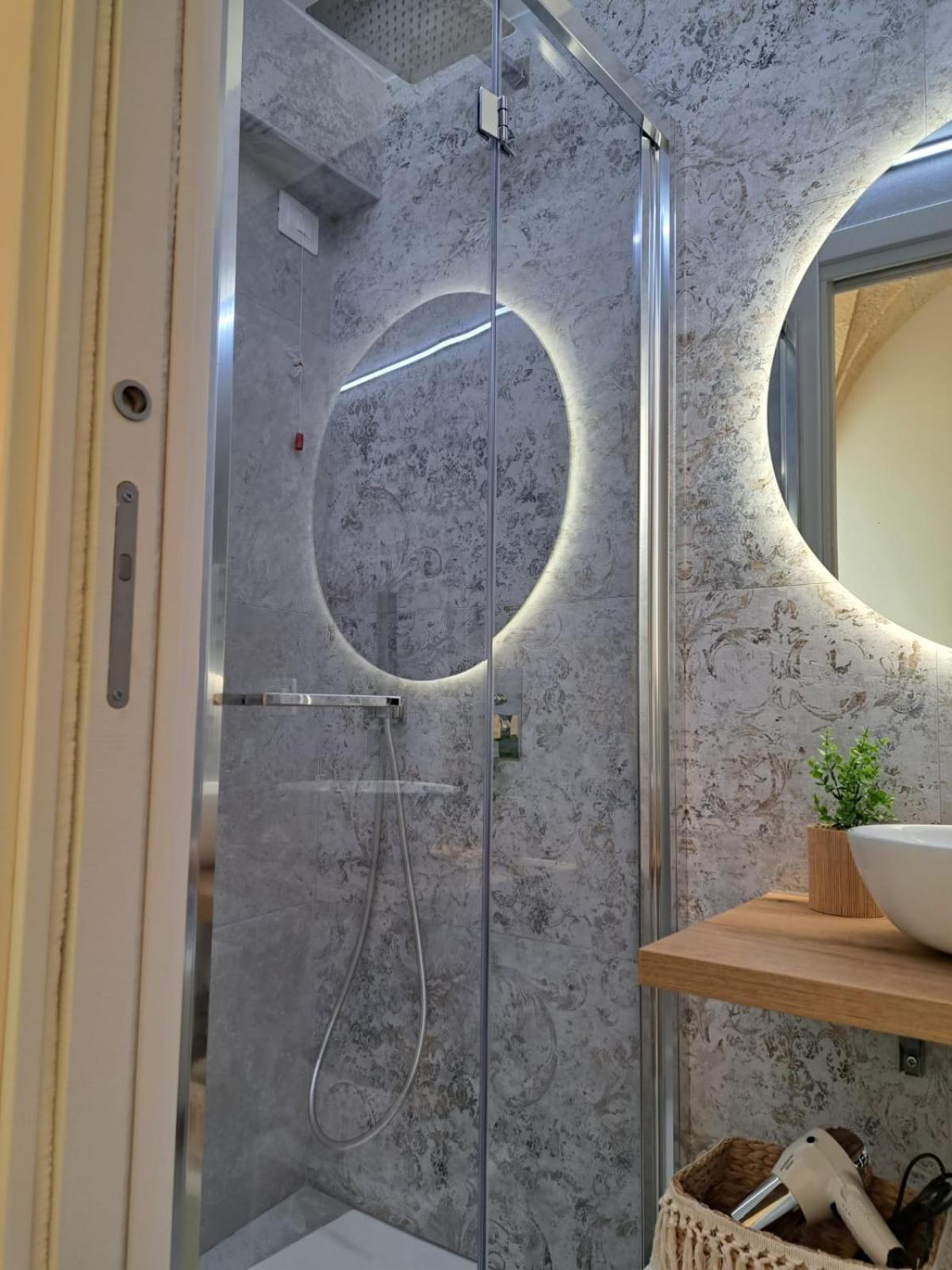 Mae Apulian Rooms กร็อตตาเย ภายนอก รูปภาพ
